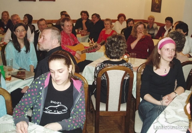 10_Pak zaznela kytara.jpg
